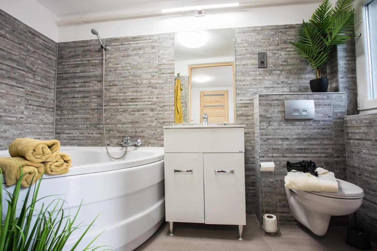 Csigahaz Apartman 페치 외부 사진