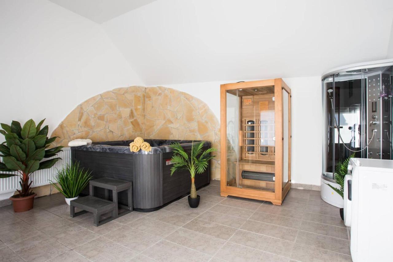 Csigahaz Apartman 페치 외부 사진