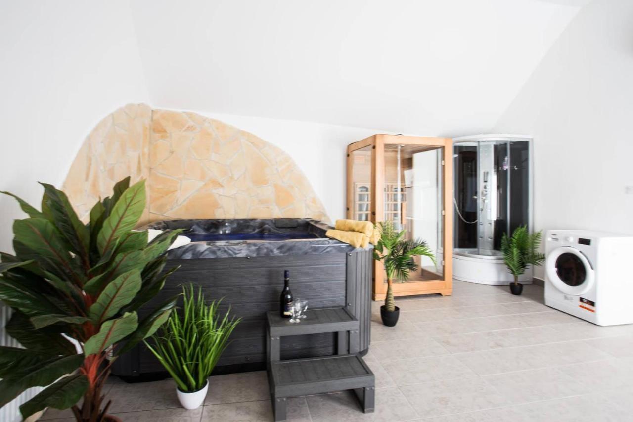 Csigahaz Apartman 페치 외부 사진
