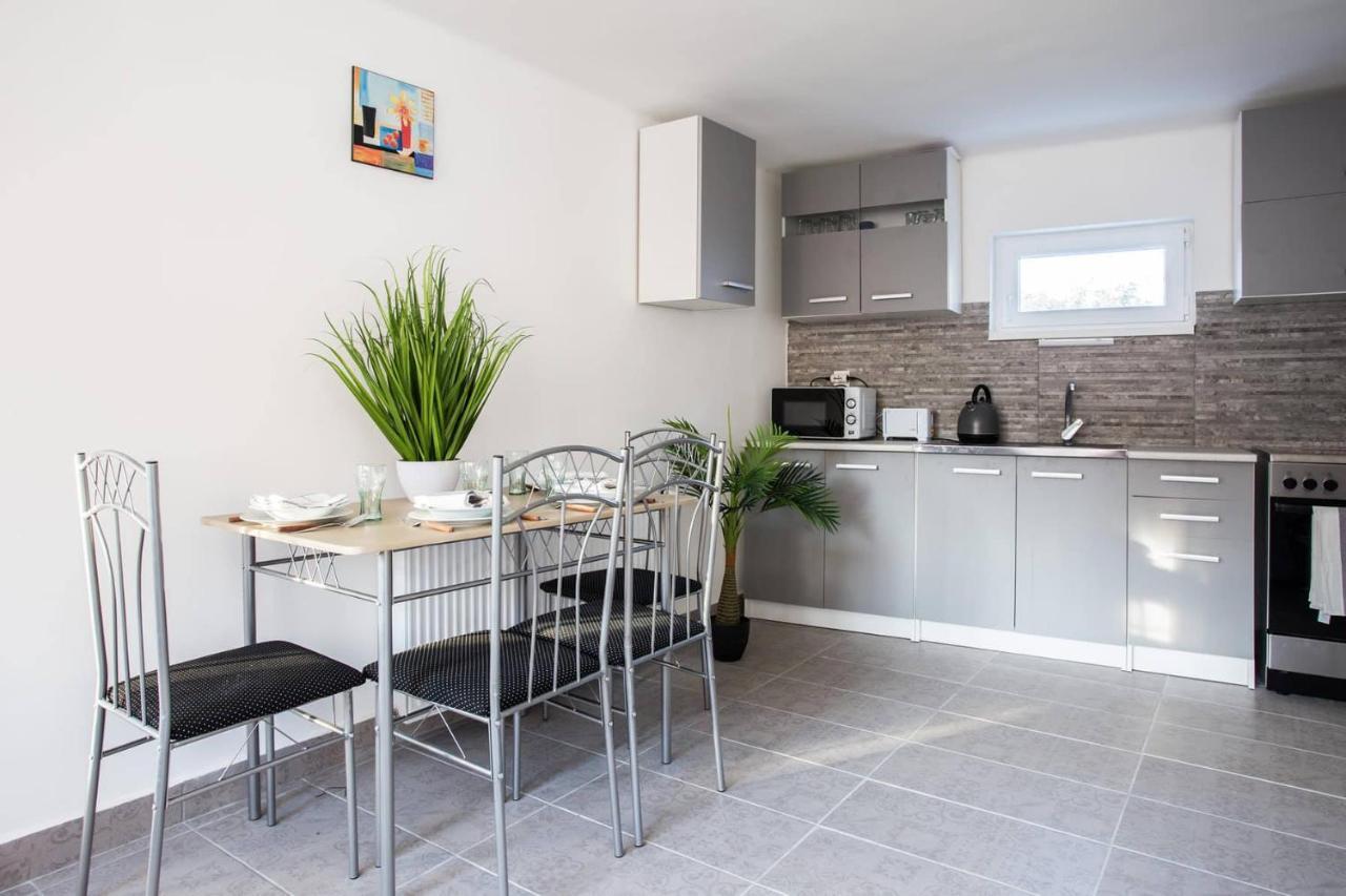 Csigahaz Apartman 페치 외부 사진